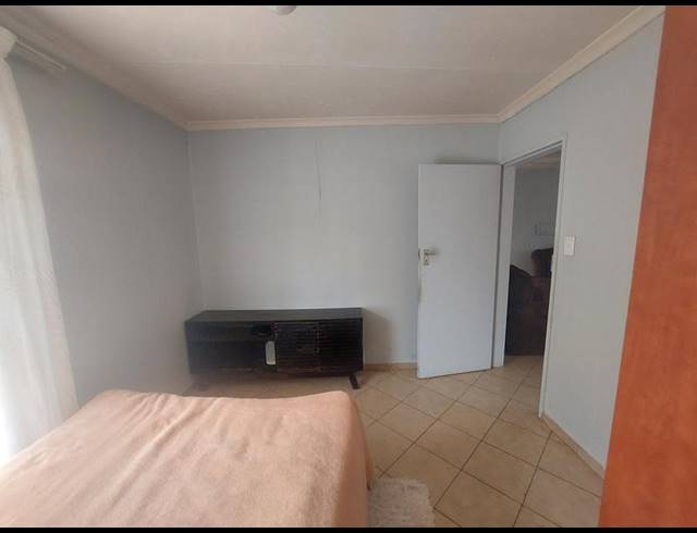 2 BEDROOM APARTMENT FOR SALE IN OLIEVENHOUTBOSCH